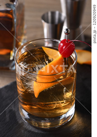 Cocktail Old Fashioned 120920949