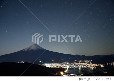 御坂峠から望む冬の富士山 御坂峠から望む冬の富士山 120922761