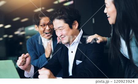 Japan, applause and business people with laptop, celebration and achievement with b2b deal. Group, employees and coworkers in office, congratulations and clapping with smile, computer and happiness 120923924