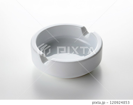 白い灰皿 120924853
