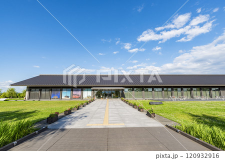 平城宮いざない館　奈良県奈良市国営平城宮跡歴史公園 120932916