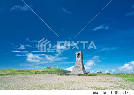 【美ヶ原高原 美しの塔】 長野県小県郡長和町和田野々入 【美ヶ原高原 美しの塔】 長野県小県郡長和町和田野々入 120935382