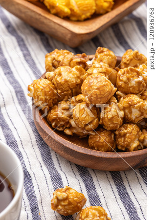 美味しそうなポップコーン 120936768