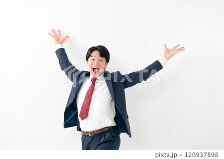ビジネスマン 男性 ポジティブ ビジネスマン 男性 ポジティブ 120937898