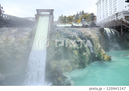 《群馬県》草津温泉・湯畑 《群馬県》草津温泉・湯畑 120941147