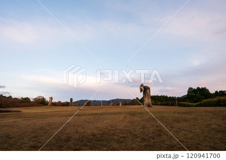 日本の岡日本の岡山県高梁市のうかん常山公園で見た美しい星空県高梁市のうかん常山公園で見た美しい星空 日本の岡日本の岡山県高梁市のうかん常山公園で見た美しい星空県高梁市のうかん常山公園で見た美しい星空 120941700