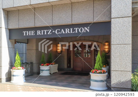 ザ・リッツ・カールトン大阪(The Ritz-Carlton)の入口エントランス 120942593