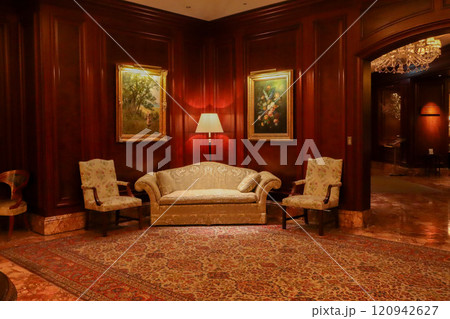 ザ・リッツ・カールトン大阪(The Ritz-Carlton)のエントランスロビー ザ・リッツ・カールトン大阪(The Ritz-Carlton)のエントランスロビー 120942627