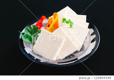 スライスした堅とうふ　 120944340