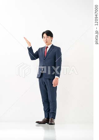 ビジネスマン 20代男性 手かざし ビジネスマン 20代男性 手かざし 120947000