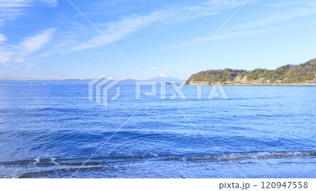 湘南の海と青い空と富士山 湘南の海と青い空と富士山 120947558