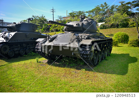 中部・陸上自衛隊・富士学校記念行事の展示車両・M24型軽戦車・静岡県小山町(1) 120948513