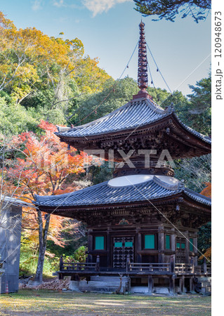 兵庫県三木市にある紅葉の綺麗な大谷山 大谿寺 伽耶院(だいけいじきゃらいん)多宝塔 兵庫県三木市にある紅葉の綺麗な大谷山 大谿寺 伽耶院(だいけいじきゃらいん)多宝塔 120948673