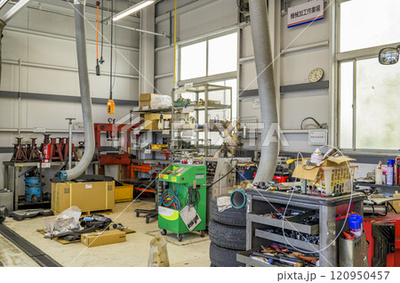 自動車整備工場 120950457