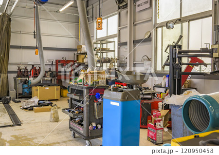 自動車整備工場 120950458