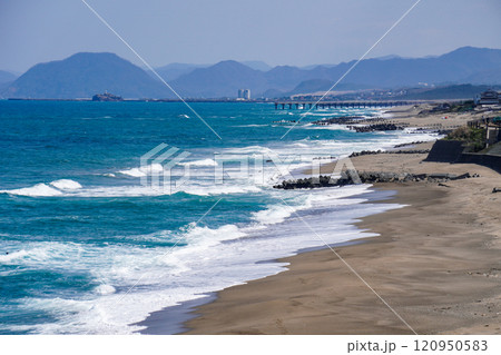 神話の舞台となった白兎海岸(鳥取市 道の駅神話の里白うさぎ) 神話の舞台となった白兎海岸(鳥取市 道の駅神話の里白うさぎ) 120950583