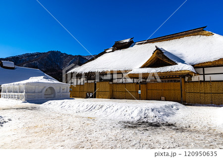 福島県　冬の大内宿 120950635