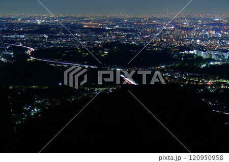 八王子城跡から見る関東平野の夜景 八王子城跡から見る関東平野の夜景 120950958