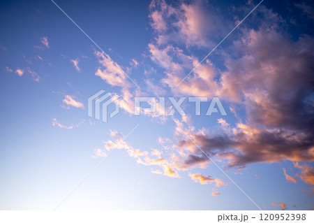 冬の夕焼け空 夕暮れ 夕方 夕景 晴れ 冬 12月 素材 【神奈川県】 冬の夕焼け空 夕暮れ 夕方 夕景 晴れ 冬 12月 素材 【神奈川県】 120952398