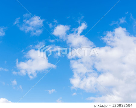 冬の青空と白い雲21 冬の青空と白い雲21 120952594