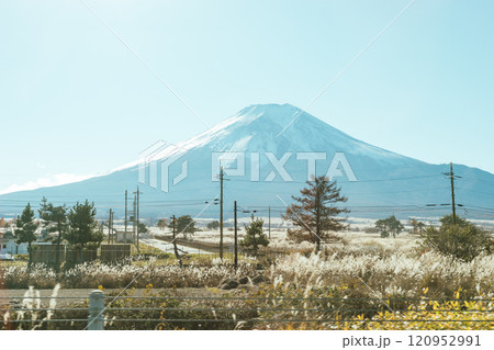 View from window car with Mount fuji 120952991