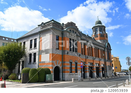 福岡県のレトロな北九州市旧大阪商船ビル 120953939