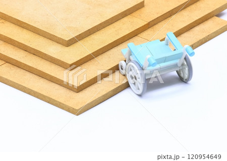 車椅子・障害物のイメージ 120954649