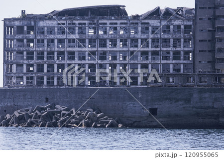 軍艦島70号棟正面 軍艦島70号棟正面 120955065