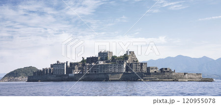 西から望む軍艦島全景（合成） 120955078