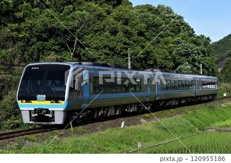 2000系 特急「宇和海」 ※グリーン車付編成代走 予讃線 2000系 特急「宇和海」 ※グリーン車付編成代走 予讃線 120955186