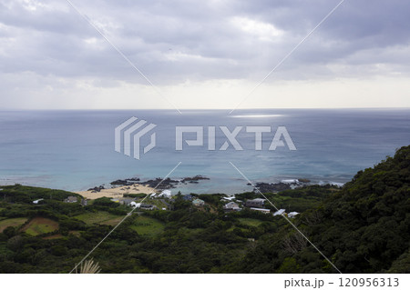 奄美大島の美しい海 奄美大島の美しい海 120956313