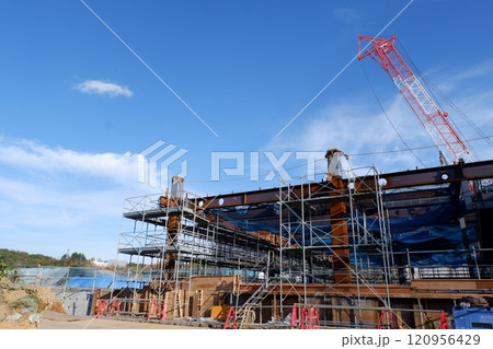 建設中の建物 建設中の建物 120956429