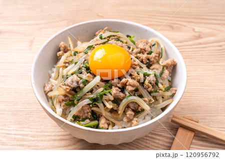 塩こうじ炒めのスタミナ丼 120956792