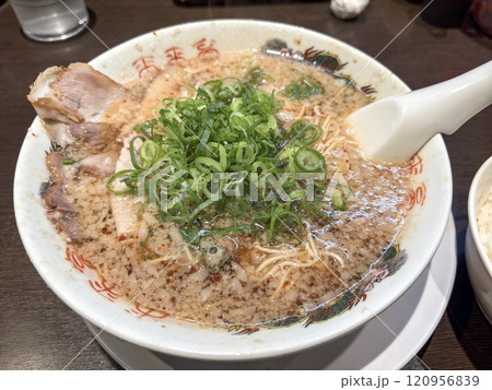 京都発ラーメン店のラーメン 120956839