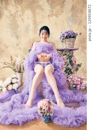 妊婦 マタニティフォト 妊婦 マタニティフォト 120958672