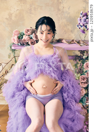妊婦 マタニティフォト 120958679