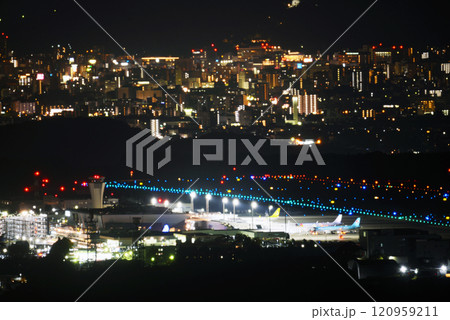 熊本空港と街並みの夜景 熊本空港と街並みの夜景 120959211