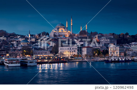 Istanbul cityscape at night with Suleymaniye mosque, Turkey Istanbul cityscape at night with Suleymaniye mosque, Turkey 120962498