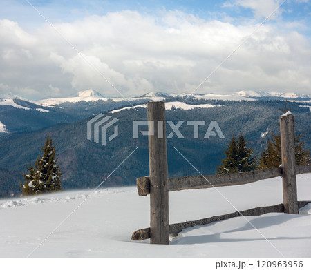 Winter snowy Carpathian mountains, Ukraine Winter snowy Carpathian mountains, Ukraine 120963956