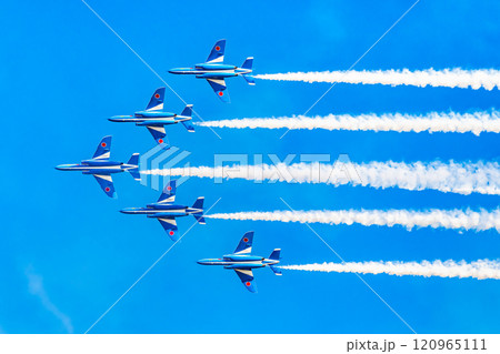 ブルーインパルス　チェンジオーバーターン （入間航空祭） 120965111