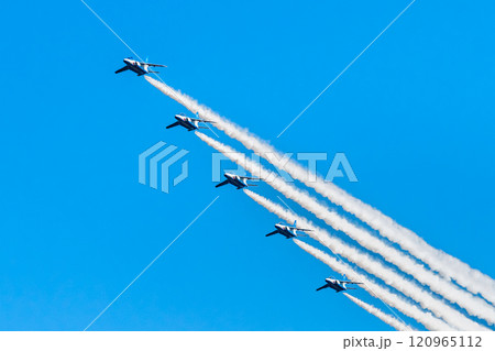 ブルーインパルス　チェンジオーバーターン （入間航空祭） 120965112
