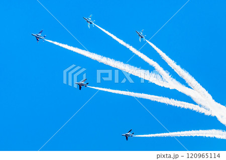 ブルーインパルス　チェンジオーバーターン （入間航空祭） 120965114
