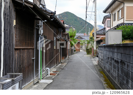 一の坂川周辺の町並み【山口県山口市】 一の坂川周辺の町並み【山口県山口市】 120965628
