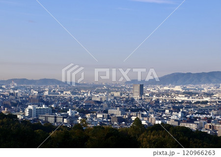 伏見稲荷大社・山頂からの眺望（京都・伏見区） 120966263