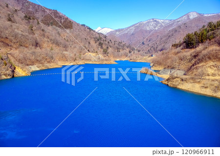 冬の四万川ダム 120966911