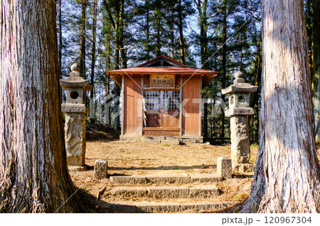 森の岩櫃神社 120967304