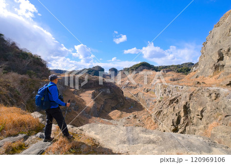 房総グランドキャニオンと呼ばれる小鋸山の採石場跡地 房総グランドキャニオンと呼ばれる小鋸山の採石場跡地 120969106