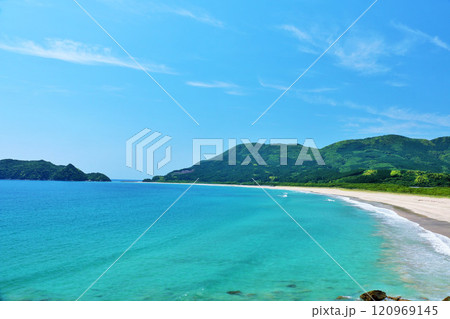 宮崎県　青空と海の風景 120969145