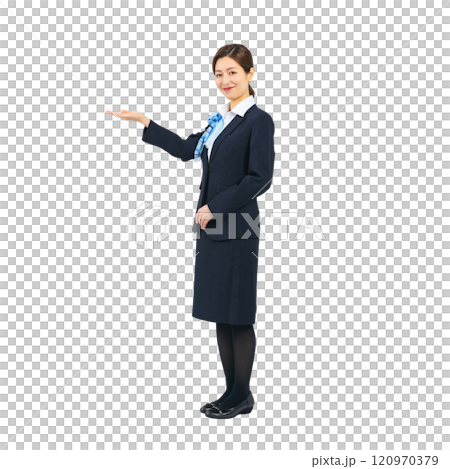 案内する接客業の女性の全身写真 120970379