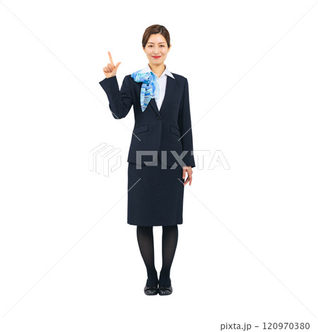 案内する接客業の女性の全身写真 120970380